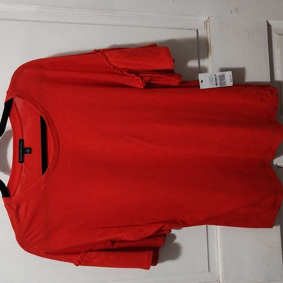 Red top with ruffle sleeves - Picture 1 of 4